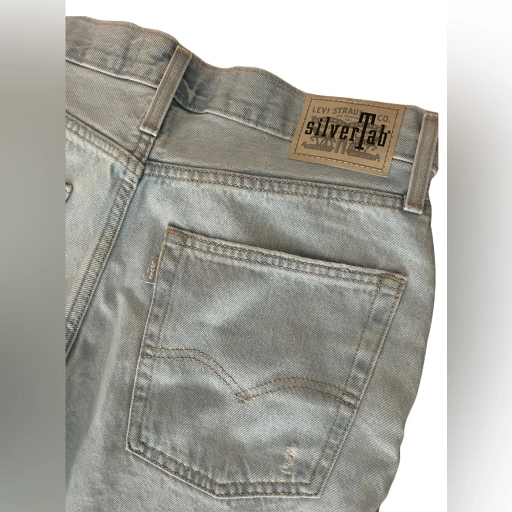 Levi’s Women’s Silver Tab Baggy Denim Shorts | Plot Twist (Light Blue) | Size 29